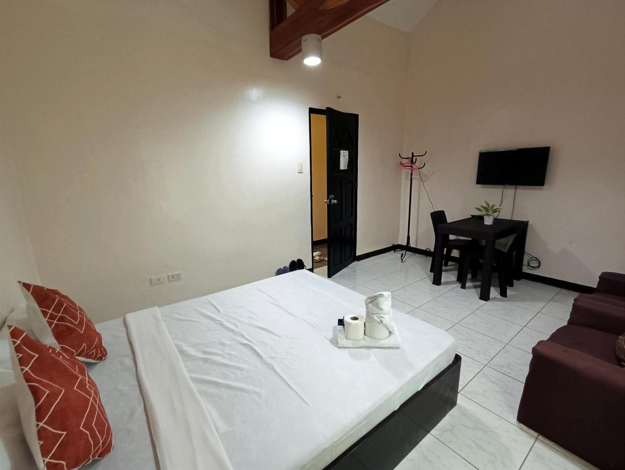 La Gracia Apartelle Hotel Tagaytay City Ngoại thất bức ảnh